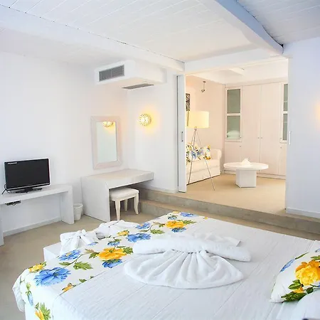 & Hotel 4*